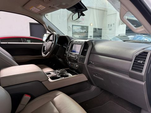 Used 2020 Ford Expedition XLT w/ Equipment Group 202A RWD image 8