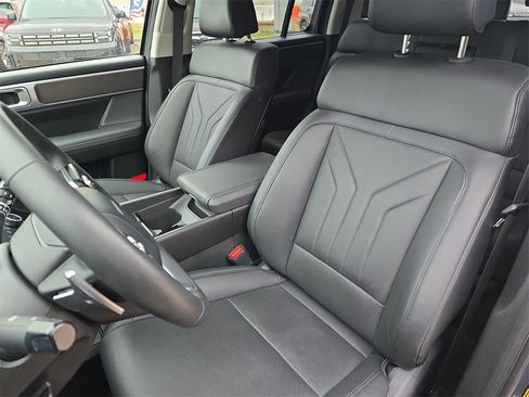 Certified 2025 Hyundai Santa Fe SEL image 16