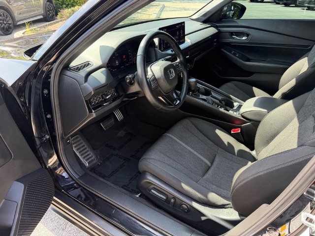 Used 2025 Honda Accord Sport image 11