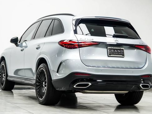 Used 2023 Mercedes-Benz GLC 300 4MATIC image 11