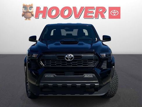 Used 2025 Toyota Tacoma TRD Sport AWD/4WD image 6