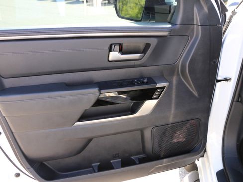 Used 2024 Toyota Tundra Limited AWD/4WD image 17