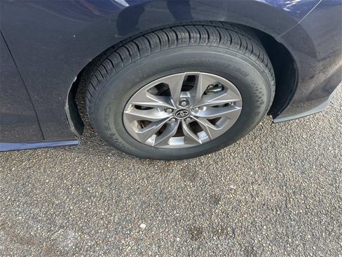 Certified 2024 Toyota Sienna XLE image 13