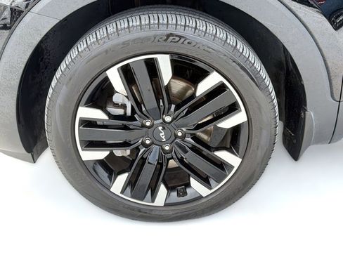 Used 2024 Kia Telluride SX image 11