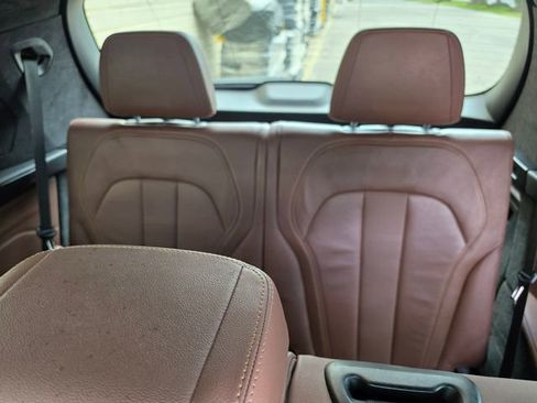 Used 2021 BMW X7 xDrive40i w/ M Sport Package AWD/4WD image 30