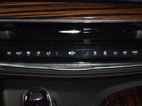 Used 2024 Cadillac Escalade ESV Premium Luxury w/ Performance Package image 34