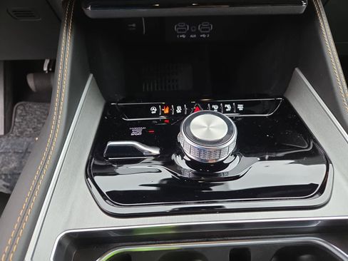 New 2026 Jeep Grand Wagoneer L 4WD image 25