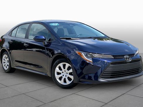 Used 2023 Toyota Corolla LE FWD image 3