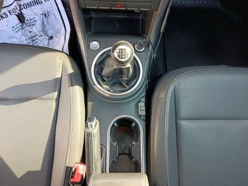 Used 2013 Volkswagen Beetle TDI FWD image 3