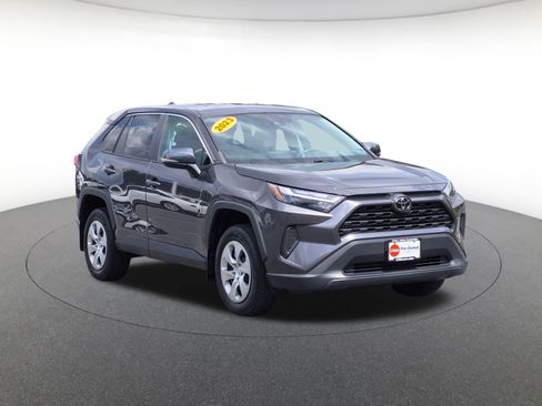 Used 2023 Toyota RAV4 LE AWD/4WD image 7