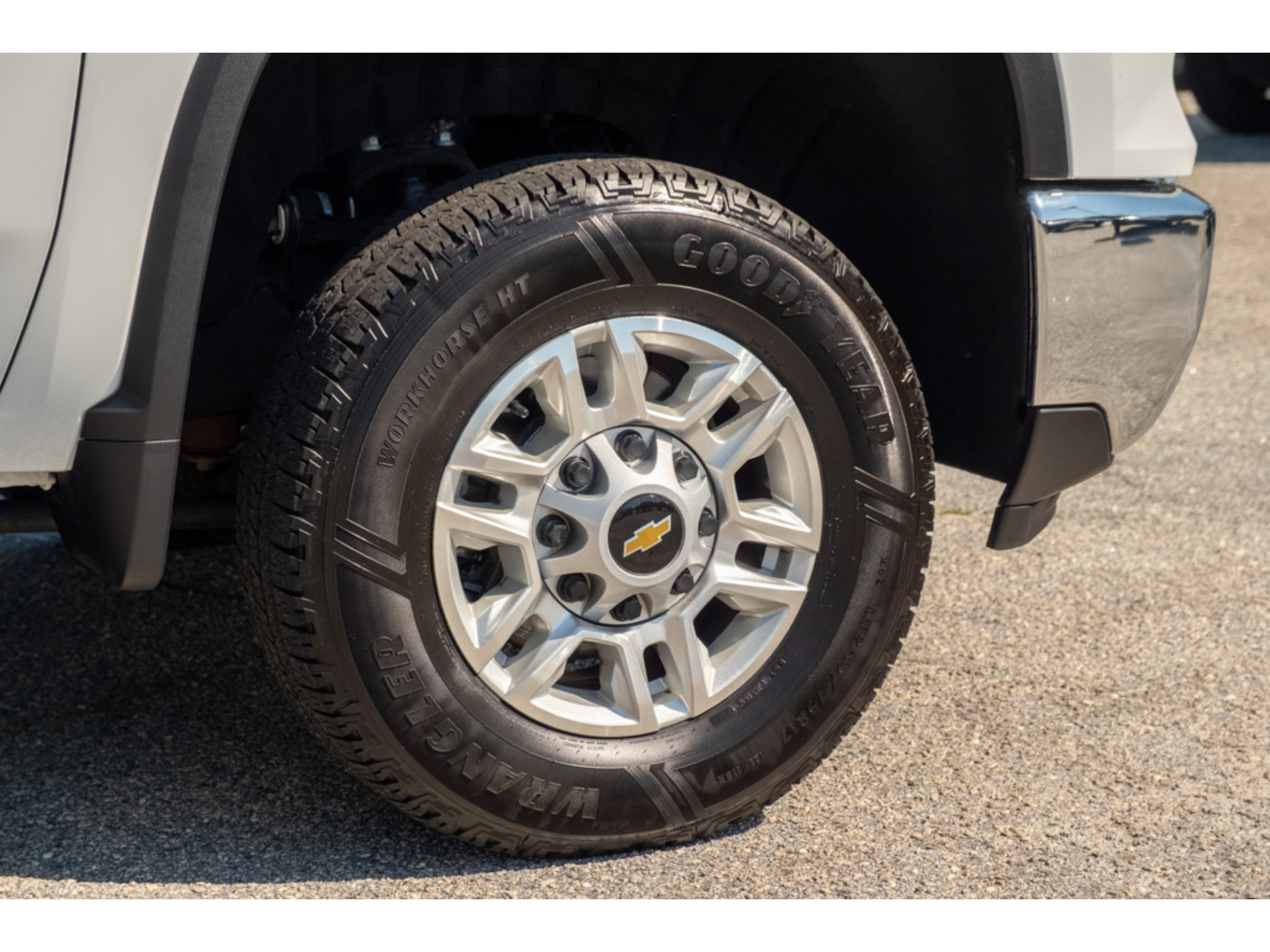 Used 2025 Chevrolet Silverado 2500 LT w/ Convenience Package AWD/4WD image 10