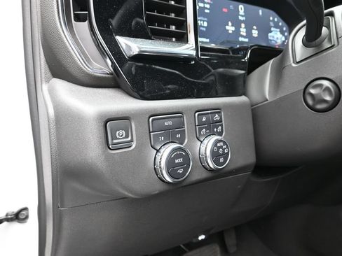 Used 2024 GMC Sierra 1500 SLT w/ SLT Premium Plus Package AWD/4WD image 15