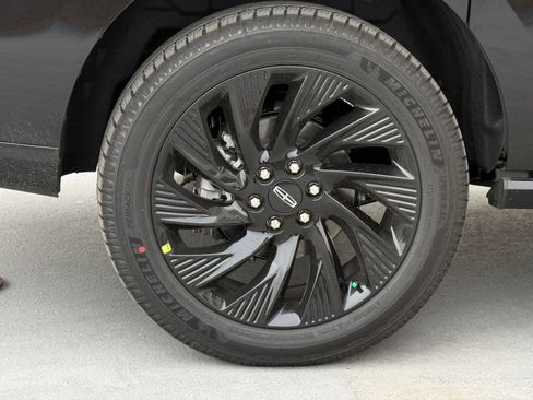 New 2026 Lincoln Navigator L Reserve AWD/4WD image 6