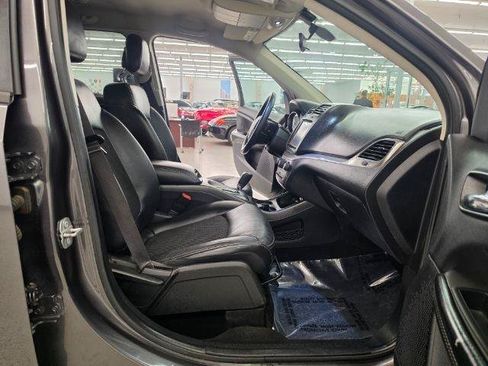 Used 2018 Dodge Journey Crossroad FWD image 25