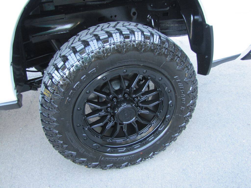 Used 2022 RAM 2500 Tradesman w/ Chrome Appearance Group AWD/4WD image 27