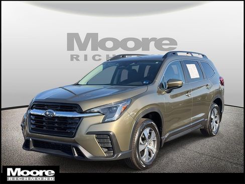 Used 2025 Subaru Ascent Premium image 7