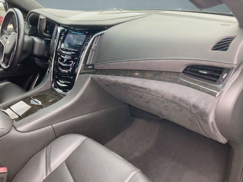 Used 2017 Cadillac Escalade ESV Platinum image 22