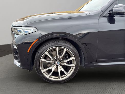 Used 2022 BMW X7 M50i image 25