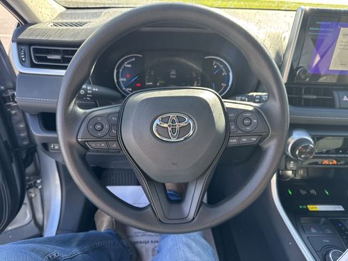 New 2025 Toyota RAV4 XLE w/ Convenience Package AWD/4WD image 17