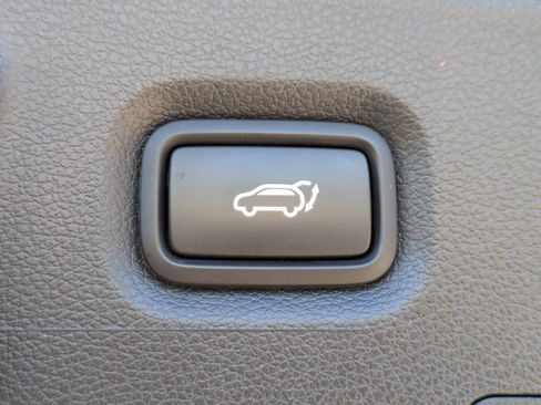 Used 2023 Hyundai Santa Fe Limited image 14