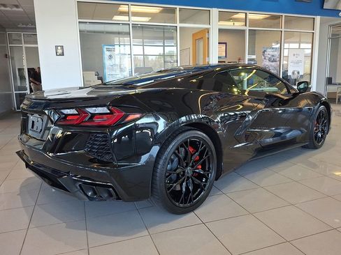 Used 2024 Chevrolet Corvette Stingray Preferred Cpe image 3