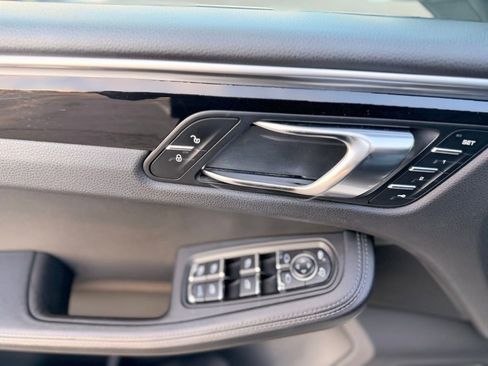Used 2017 Porsche Macan S image 21