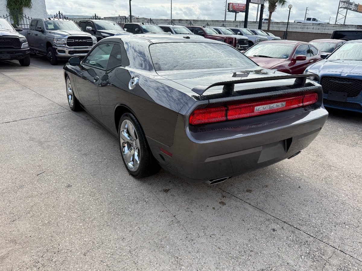 Used 2014 Dodge Challenger R/T RWD image 6