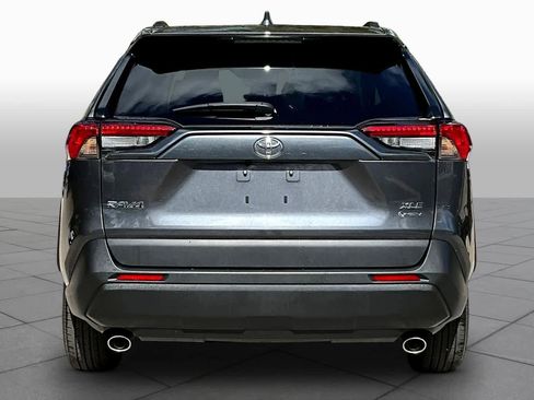Used 2025 Toyota RAV4 XLE AWD/4WD image 8