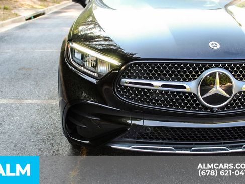 Used 2025 Mercedes-Benz GLC 300 4MATIC w/ AMG Line image 12