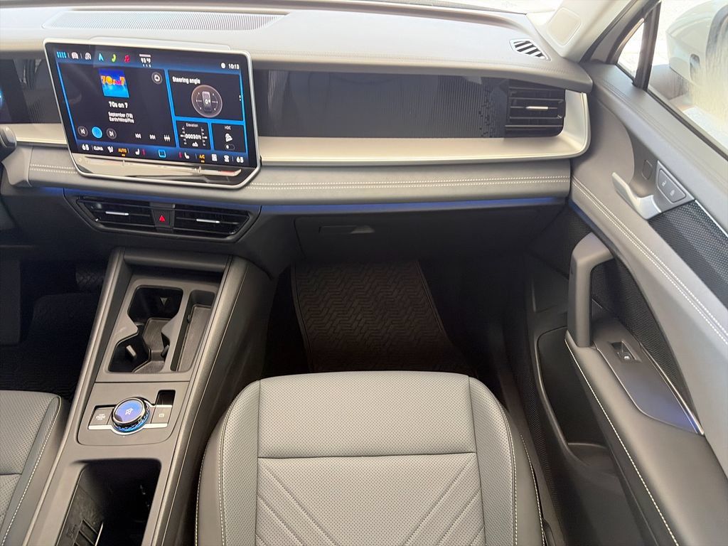 Certified 2025 Volkswagen Tiguan SE AWD/4WD image 38