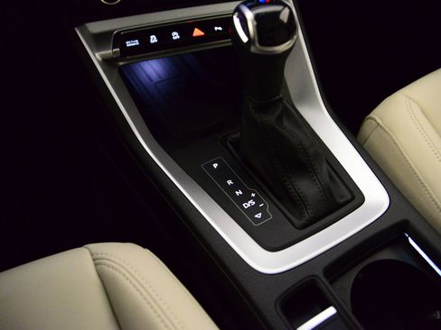 Used 2025 Audi Q3 2.0T Premium w/ Convenience Package image 14