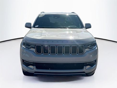 Used 2022 Jeep Wagoneer Series III image 2