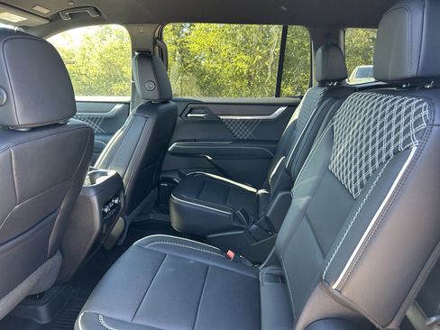 New 2026 GMC Acadia Denali w/ Super Cruise Package image 15