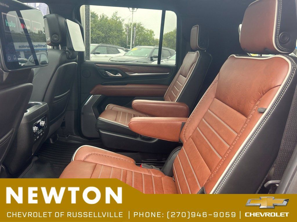 Used 2024 GMC Yukon XL Denali Ultimate AWD/4WD image 36