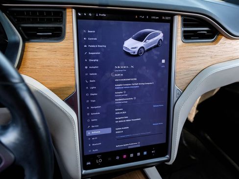 Used 2021 Tesla Model X Long Range image 22