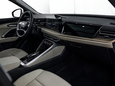 Certified 2025 Audi Q5 Premium Plus w/ Premium Plus image 8