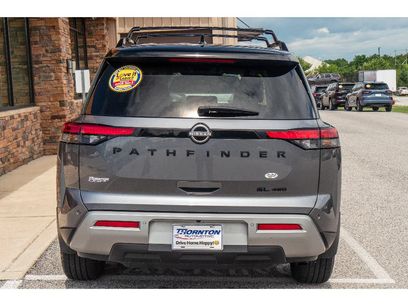 Used 2023 Nissan Pathfinder SL w/ Black Appearance Package