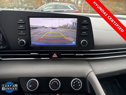 Certified 2021 Hyundai Elantra SE image 17
