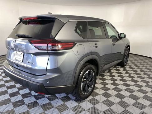 Used 2024 Nissan Rogue SV AWD/4WD image 9