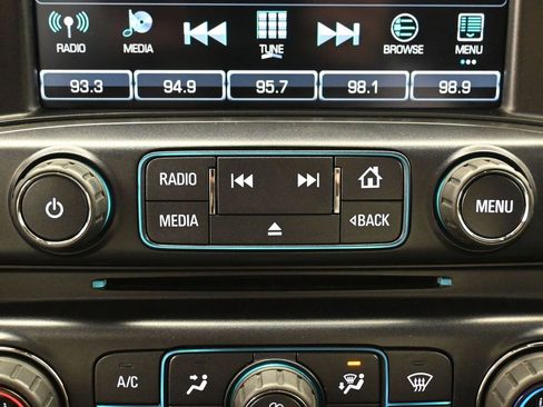 Used 2018 Chevrolet Silverado 1500 LT w/ All Star Edition image 22