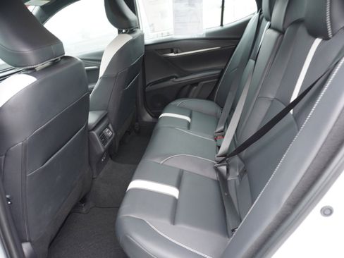 Used 2025 Toyota Camry SE image 13