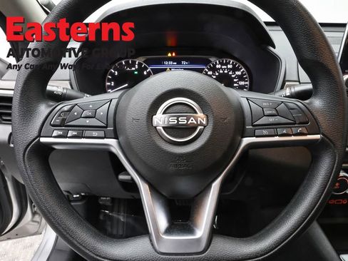 Used 2024 Nissan Altima 2.5 SV FWD image 10