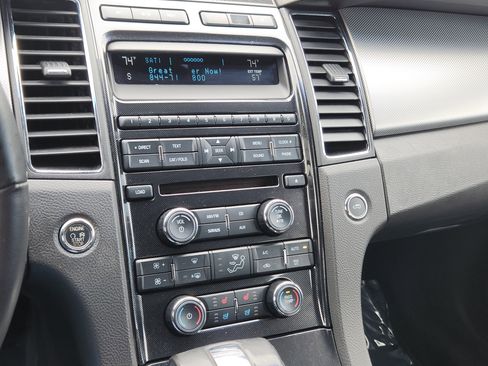 Used 2010 Ford Taurus SHO image 10