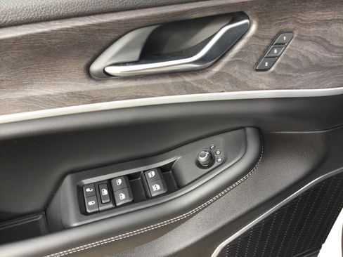 New 2026 Jeep Grand Cherokee Limited AWD/4WD image 9