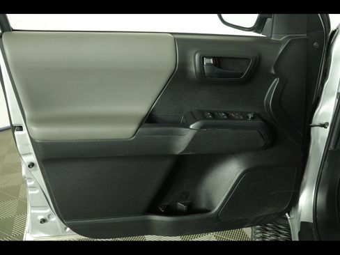 Used 2022 Toyota Tacoma SR image 21