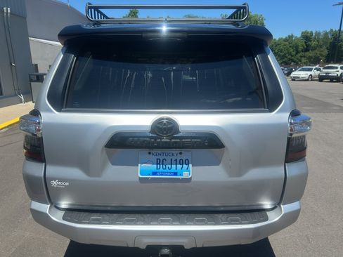 Used 2021 Toyota 4Runner Venture w/ Moonroof Package AWD/4WD image 4