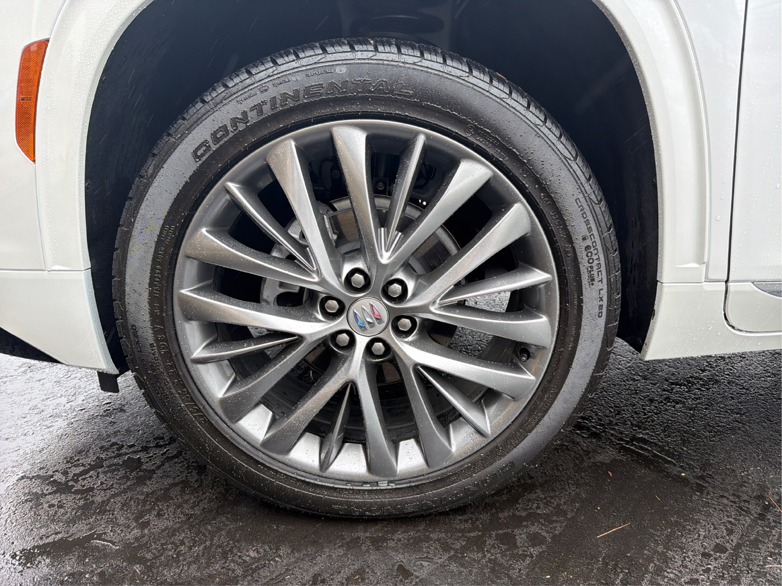 Used 2025 Buick Enclave Avenir AWD/4WD image 25