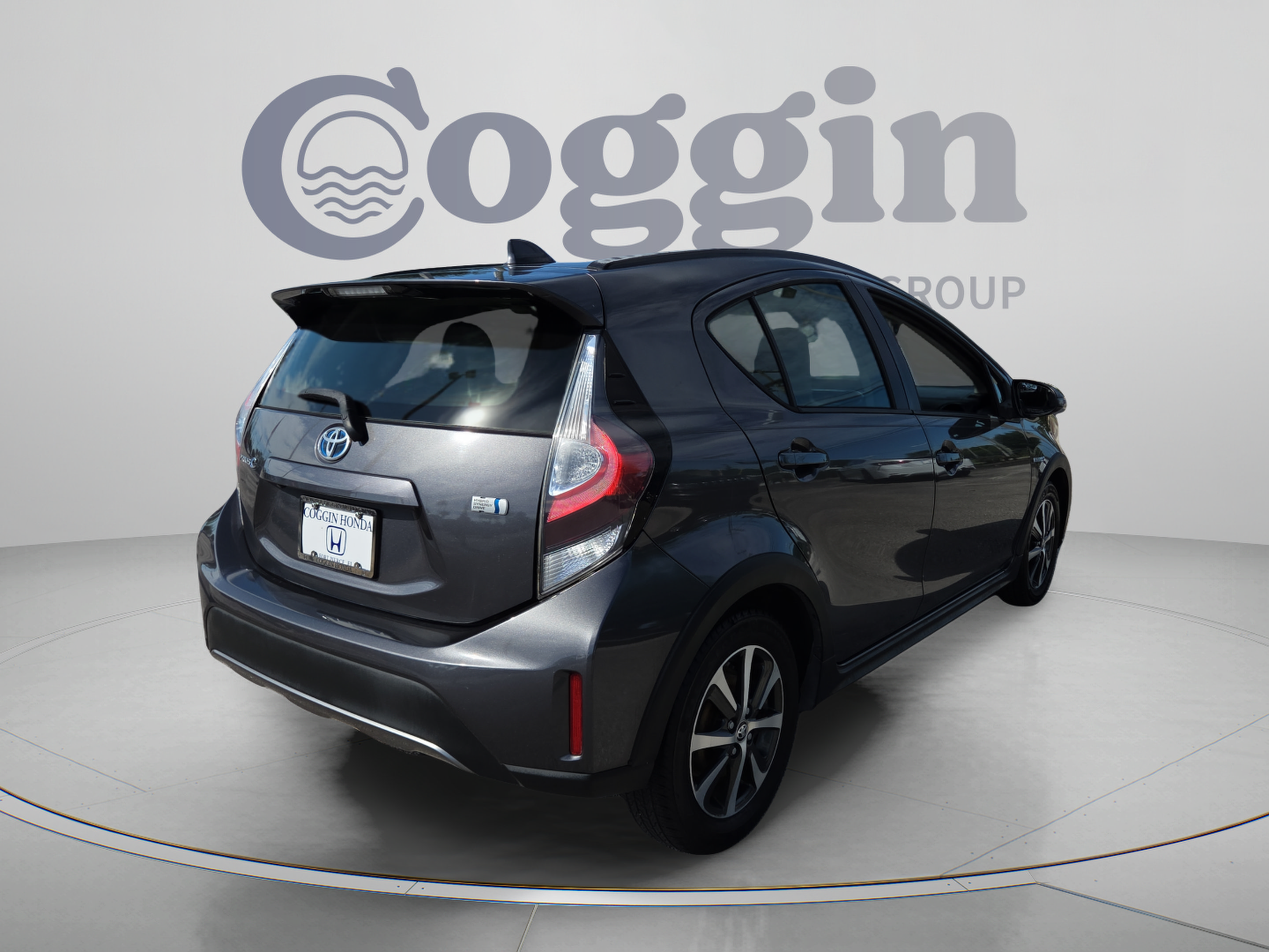 Used 2018 Toyota Prius C One FWD image 5
