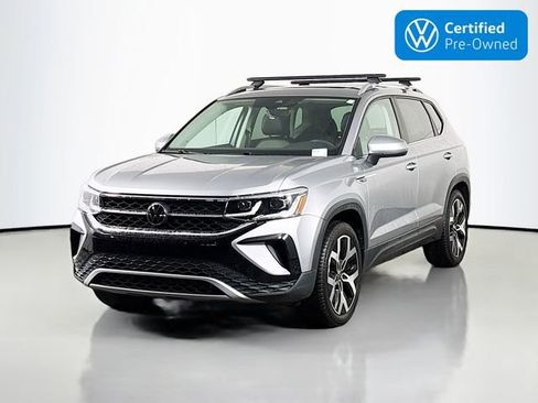 Certified 2023 Volkswagen Taos SEL image 3