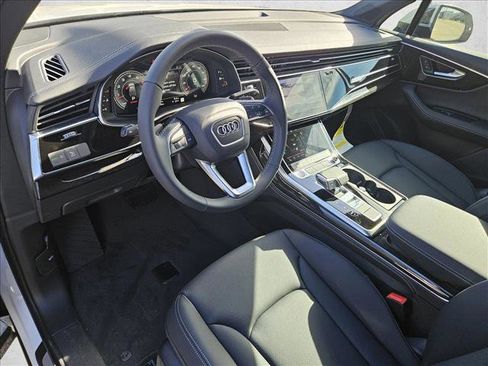 Used 2025 Audi Q7 3.0T Premium Plus w/ Premium Plus Package image 3